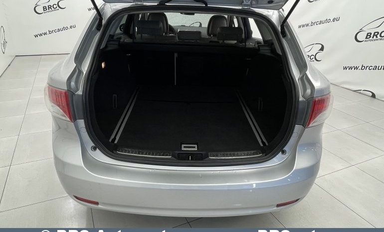 Toyota Avensis 2.2 D-CAT Wagon Automatas 2011 full