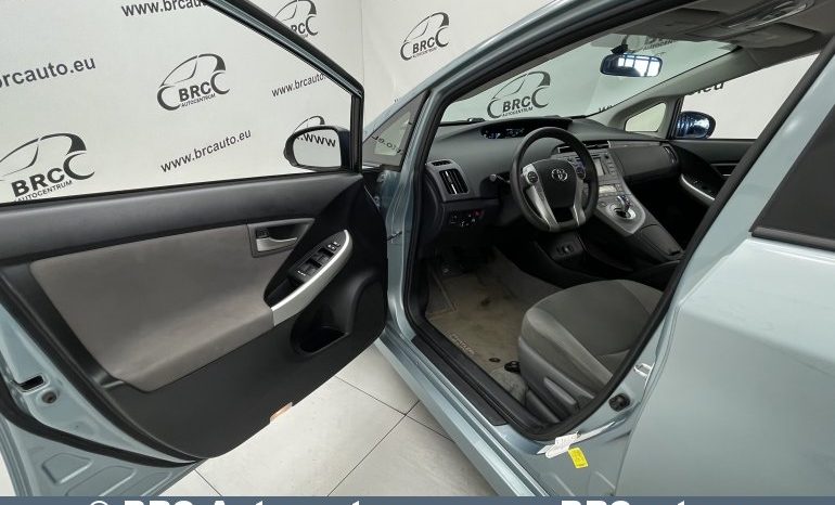 Toyota Prius 1.8 Plug-in Hybrid Automatas 2014 full