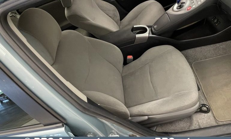 Toyota Prius 1.8 Plug-in Hybrid Automatas 2014 full