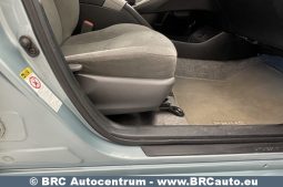 Toyota Prius 1.8 Plug-in Hybrid Automatas 2014 full