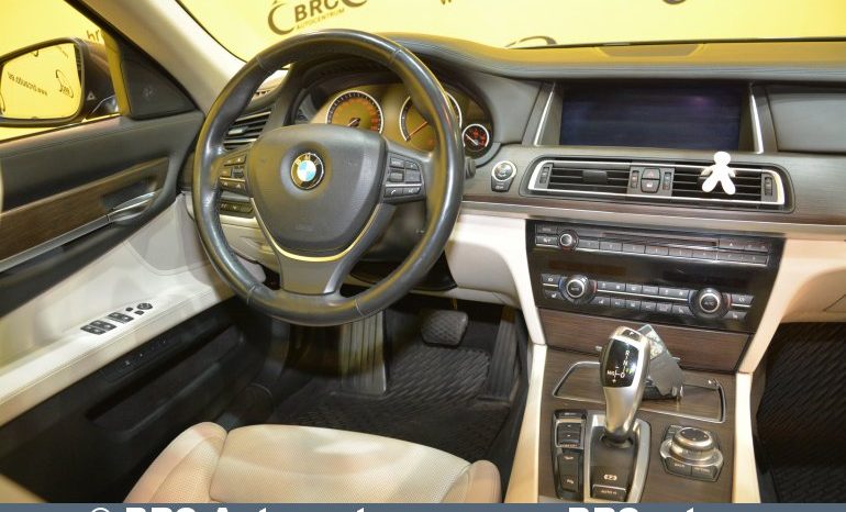 BMW 740 xDrive Automatas 2012 full