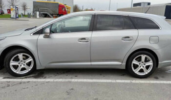Naudoti 2012 Toyota Avensis full