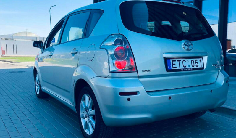 Naudoti 2005 Toyota Corolla Verso full