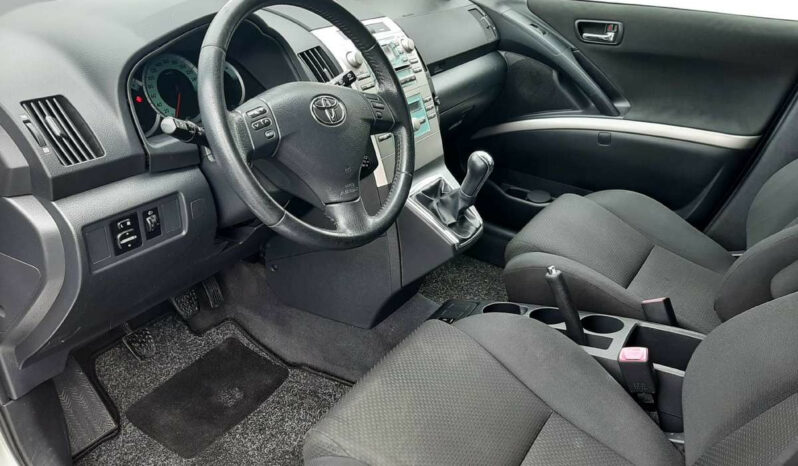 Naudoti 2005 Toyota Corolla Verso full