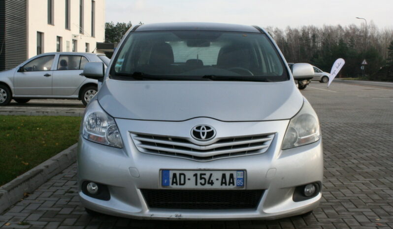 Naudoti 2009 Toyota Verso full