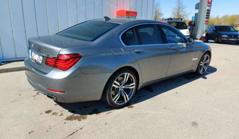 Naudoti 2013 BMW 740 full