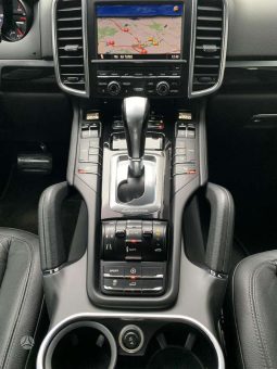 Porsche Cayenne 2012 full