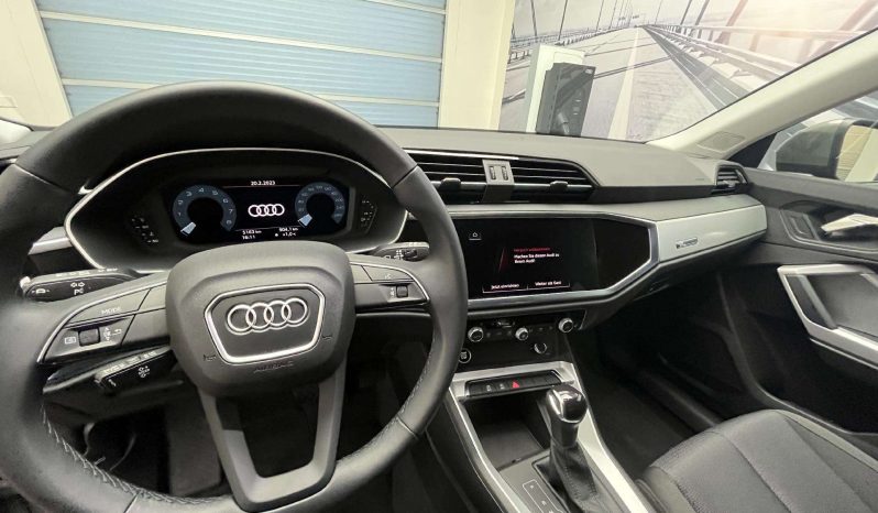 Audi Q3 2022 full