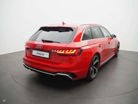 Audi RS4 2021