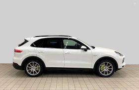 Porsche Cayenne 2021
