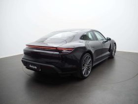 Porsche Taycan 2021
