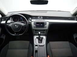 Volkswagen Passat 2017 full
