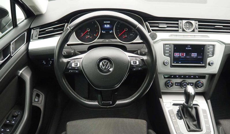 Volkswagen Passat 2017 full