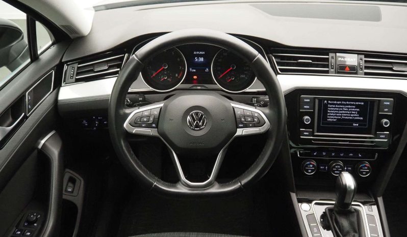 Volkswagen Passat 2019 full
