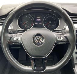 Volkswagen Passat 2019 full