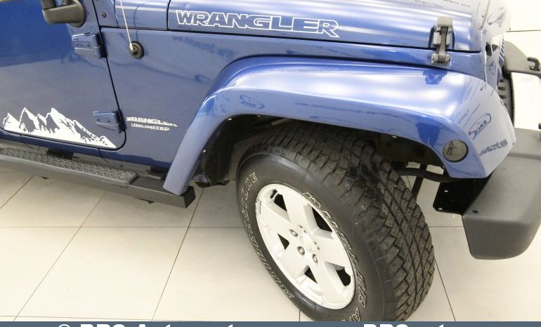 Jeep Wrangler 3.8 Unlimited Sahara Automatas 2010 full