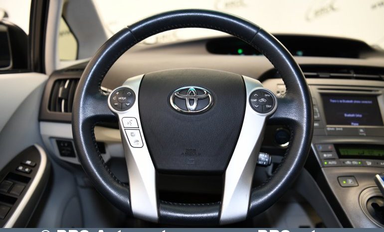 Toyota Prius 1.8 Hybrid Automatas 2013 full