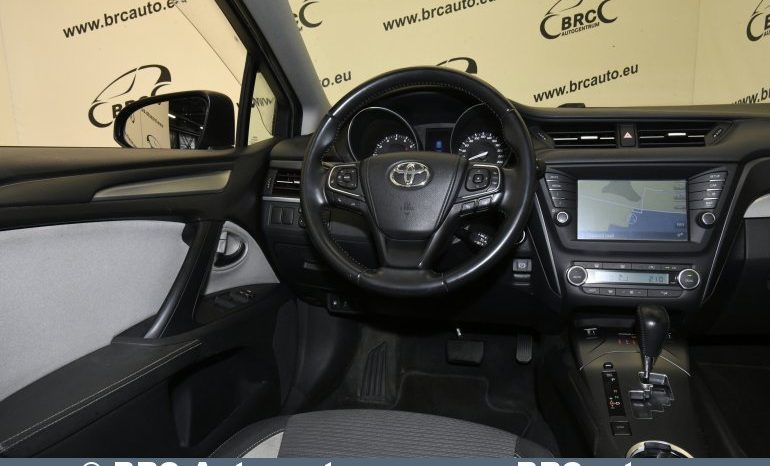 Toyota Avensis 2.0 VVT-i Automatas 2015 full