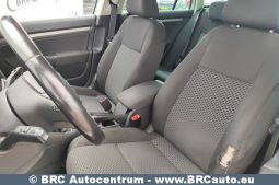 Volkswagen Golf 1.6 TDI Variant 2011 full