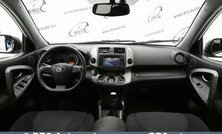 Toyota RAV 4 2.0i 4WD 2012 full