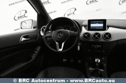 Mercedes-Benz B 180  2012 full