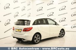 Mercedes-Benz B 180  2012 full