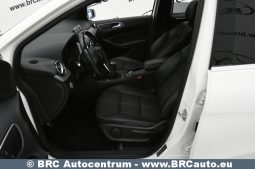 Mercedes-Benz B 180  2012 full