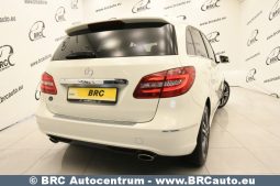 Mercedes-Benz B 180  2012 full