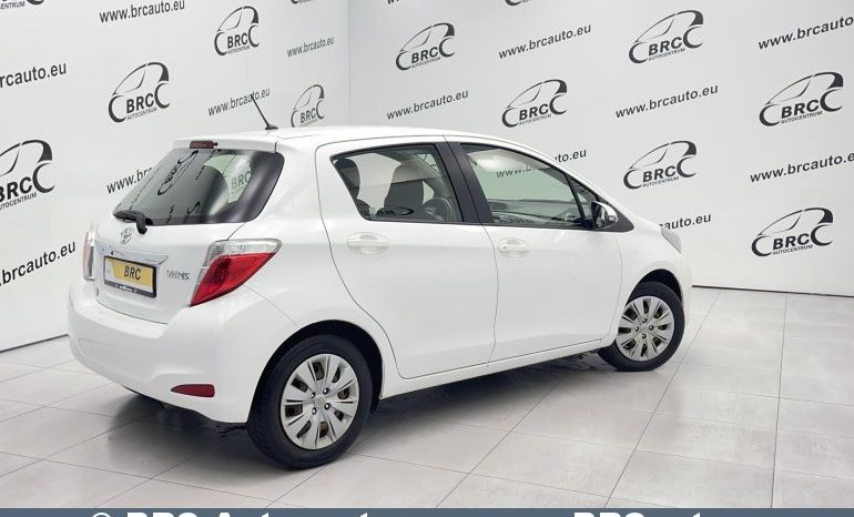 Toyota Yaris 1.5 VVT-i Automatas 2012 full