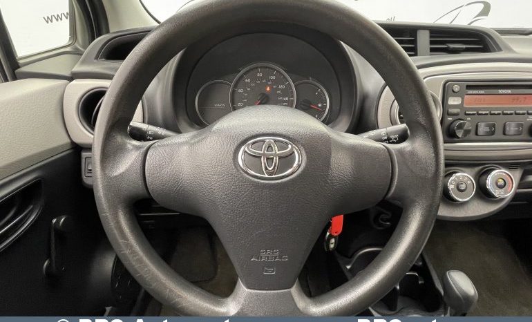 Toyota Yaris 1.5 VVT-i Automatas 2012 full