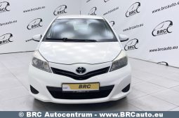 Toyota Yaris 1.5 VVT-i Automatas 2012 full