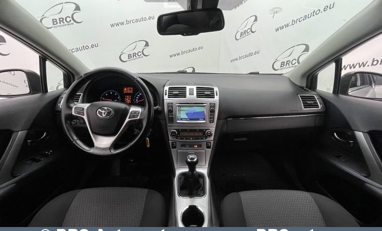 Toyota Avensis 2.0 D-4D Linea Sol Wagon 2012 full