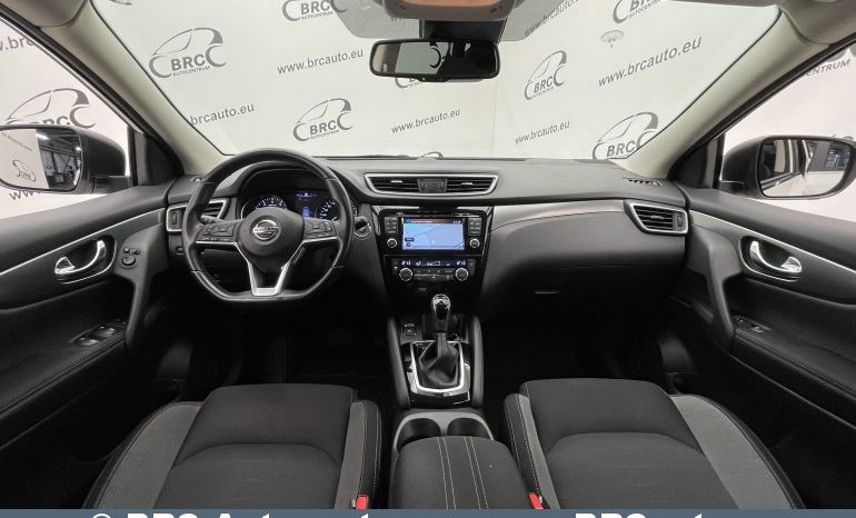 Nissan Qashqai 1.2 DIG-T Automatas 2018 full