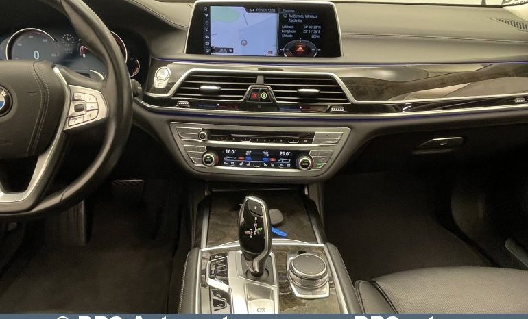 BMW 750 iL Automatas 2016 full