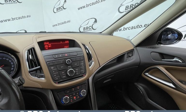 Opel Zafira CDTI Tourer 2013 full