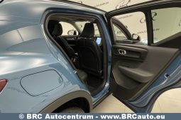 Volvo XC 40 2.0 B5 Plus Dark Theme 2023 full