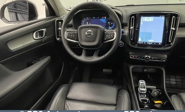 Volvo XC 40 2.0 B5 Plus Dark Theme 2023 full