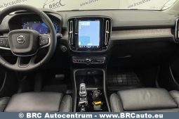 Volvo XC 40 2.0 B5 Plus Dark Theme 2023 full