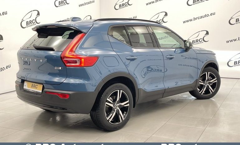 Volvo XC 40 2.0 B5 Plus Dark Theme 2023 full