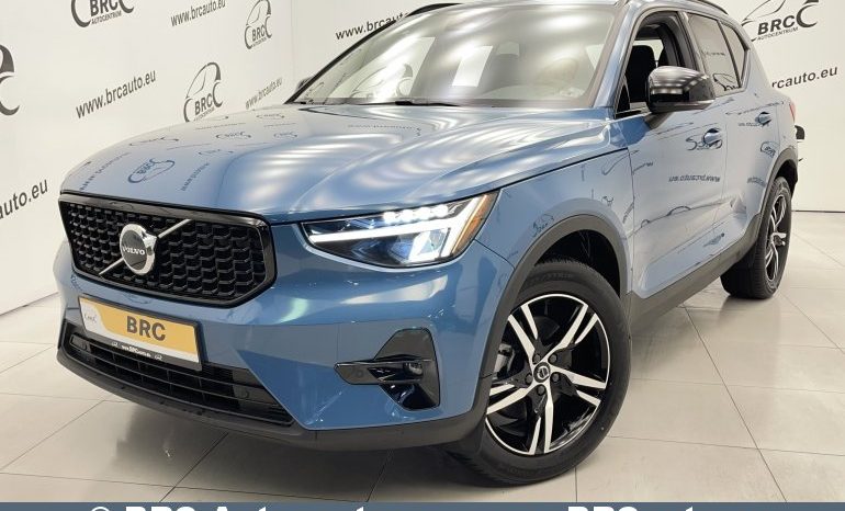 Volvo XC 40 2.0 B5 Plus Dark Theme 2023 full