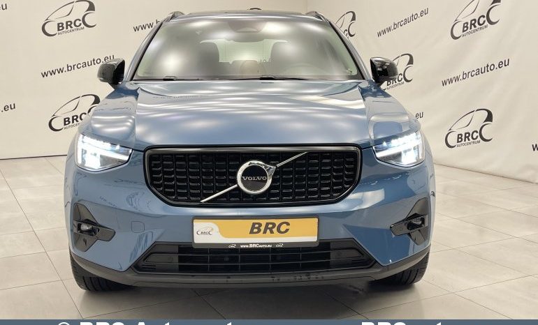 Volvo XC 40 2.0 B5 Plus Dark Theme 2023 full