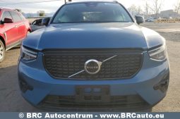 Volvo XC 40 2.0 B5 Plus Dark Theme 2023 full