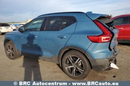 Volvo XC 40 2.0 B5 Plus Dark Theme 2023 full