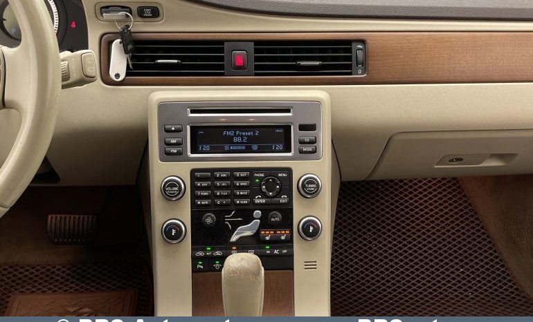 Volvo XC 70 D5 AWD Automatas 2010 full
