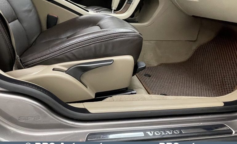 Volvo XC 70 D5 AWD Automatas 2010 full