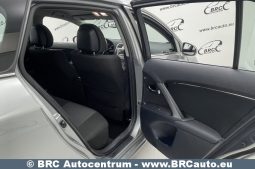 Toyota Avensis 1.8 Valvematic Linea Sol 2012 full