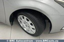 Toyota Avensis 1.8 Valvematic Linea Sol 2012 full