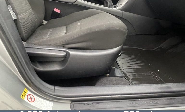 Toyota Avensis 1.8 Valvematic Linea Sol 2012 full