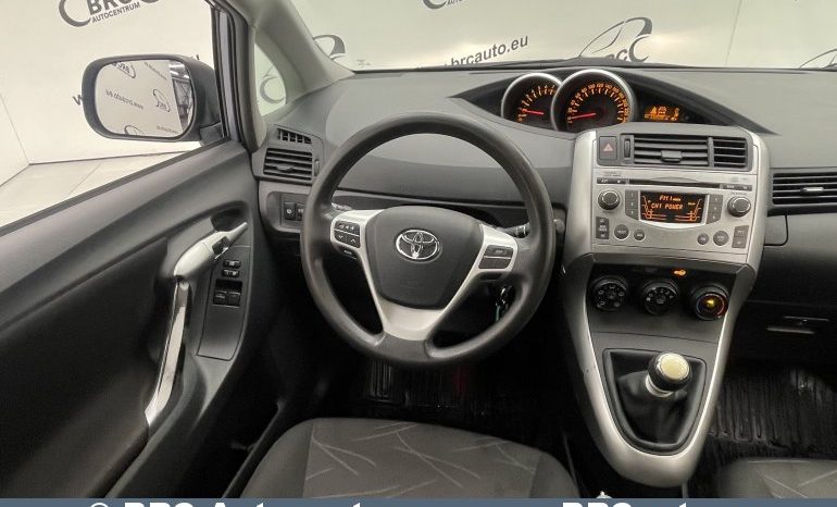 Toyota Verso 1.6 Luna 2010 full
