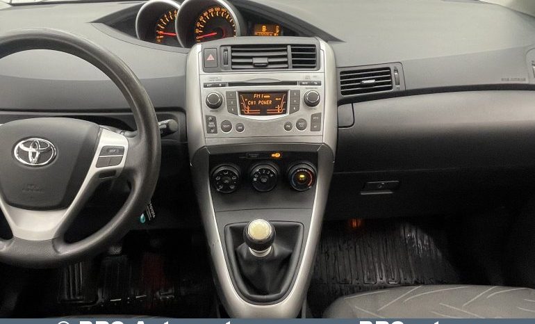 Toyota Verso 1.6 Luna 2010 full